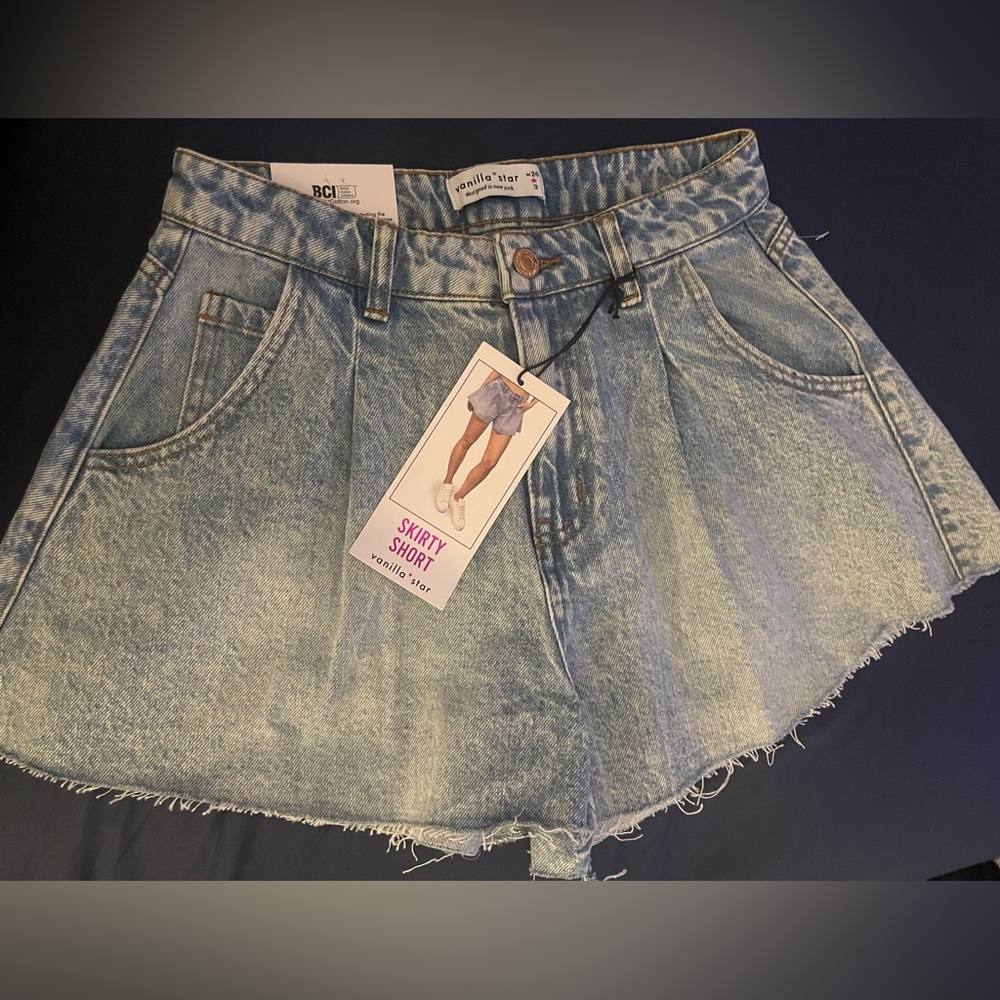 Vanilla Star Skirty Short